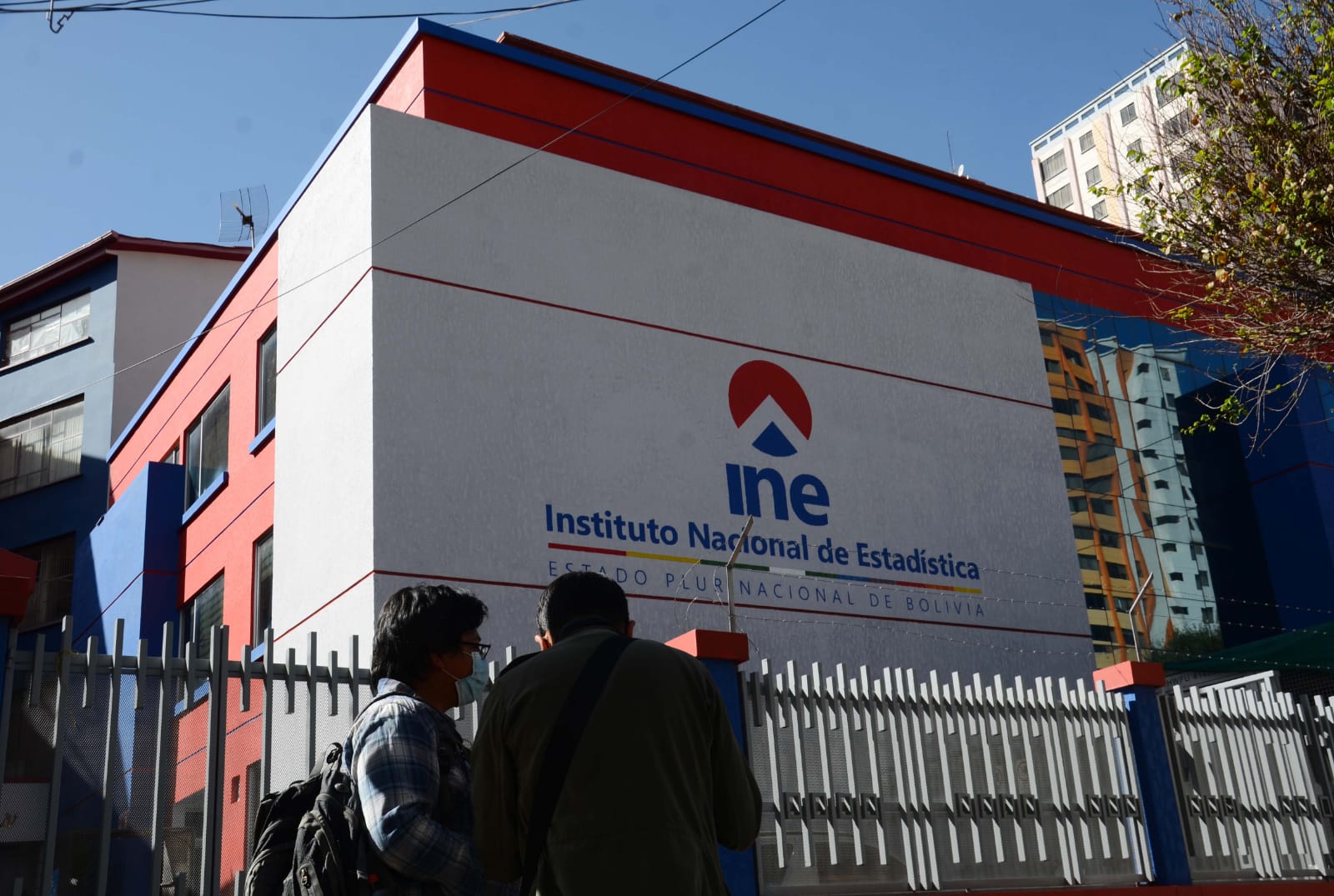 INE remite informe sobre el Censo al presidente de la Asamblea Departamental de Santa Cruz