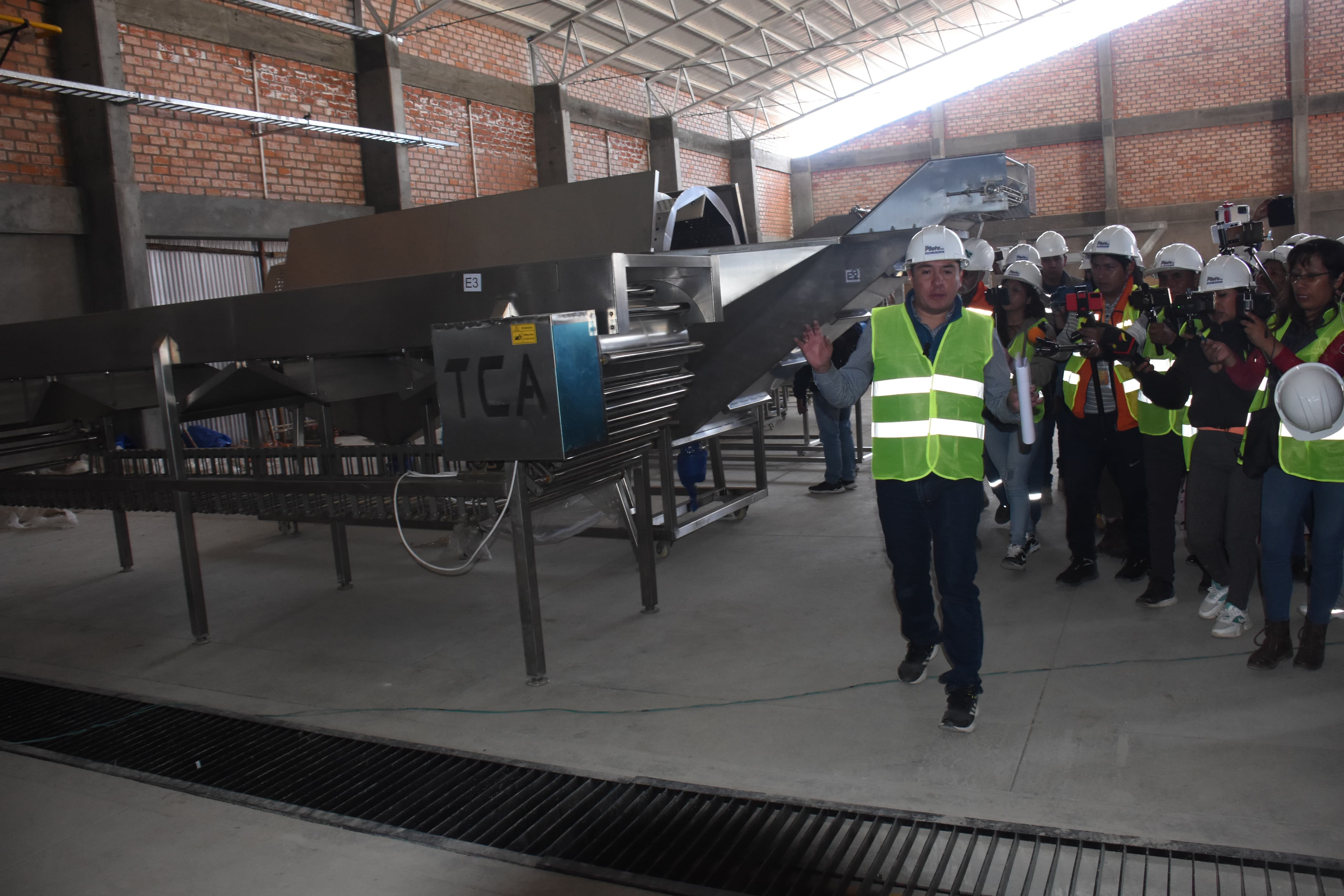 Concluye construcción civil de la planta procesadora de papa en El Alto e inicia instalación de quipos