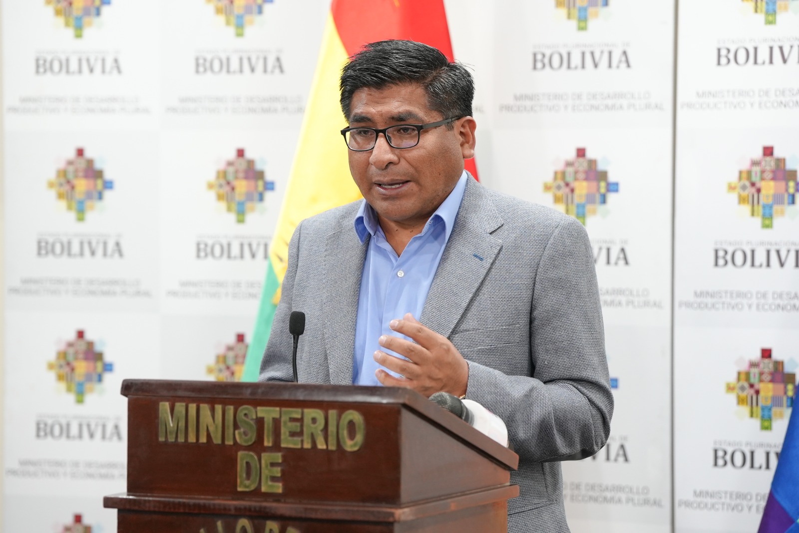 Gobierno destina Bs 491 millones a la subvención de alimentos para contribuir a una baja inflación