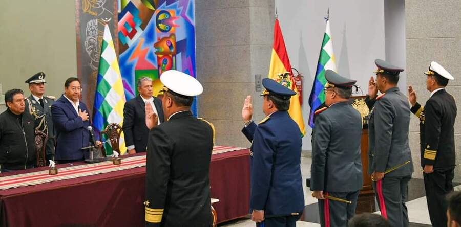 Arce posesiona al nuevo Alto Mando Militar y exhorta a forjar una nueva doctrina para enfrentar amenazas