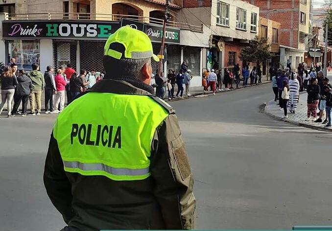 Imputan a tres policías por la sustracción de $us 843.000 de un vehículo en Santa Cruz