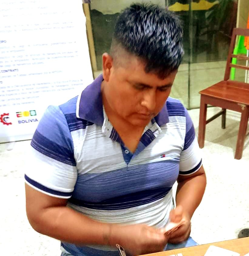 Obrero acude a oficina del Ministerio de Trabajo y acuerda con sus empleadores el pago de Bs 30.000