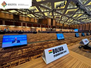 Bolivia participa de las cumbres de Países No Alineados y del G77+China en Uganda