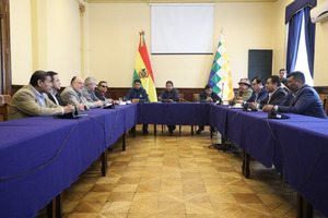 Choquehuanca se vio obligado a diferir para el lunes reunión sobre las judiciales por ausencia del presidente del Senado