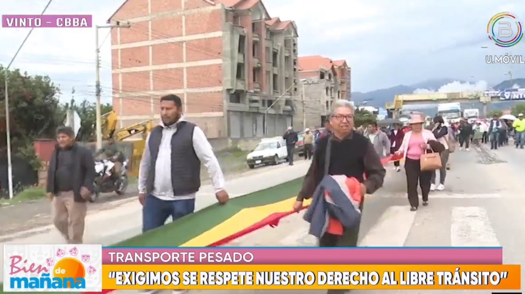 Transporte pesado de Cochabamba marcha en rechazo a bloqueos, pide dejar trabajar al pueblo