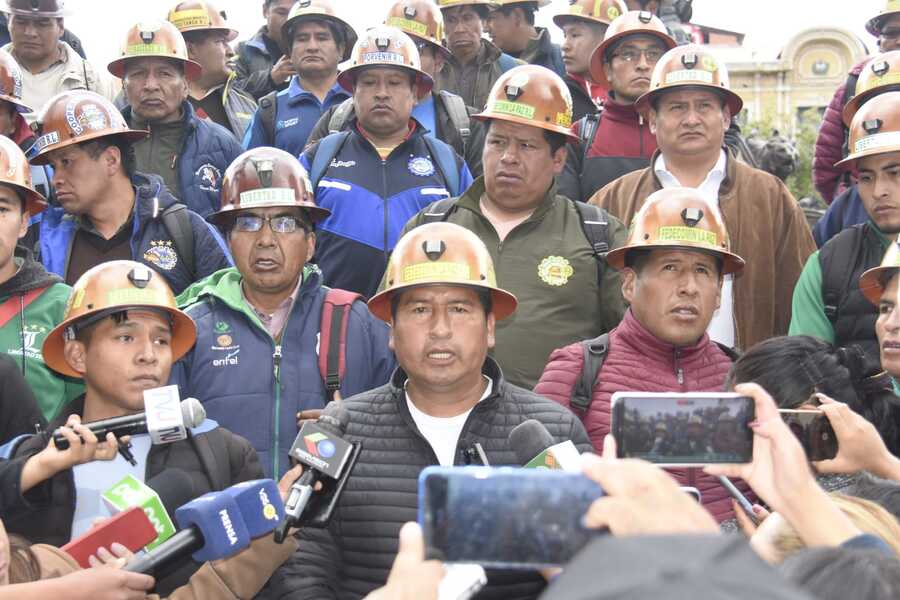 Central minera Caracoles da 72 horas para levantar bloqueos y desconoce a legisladores