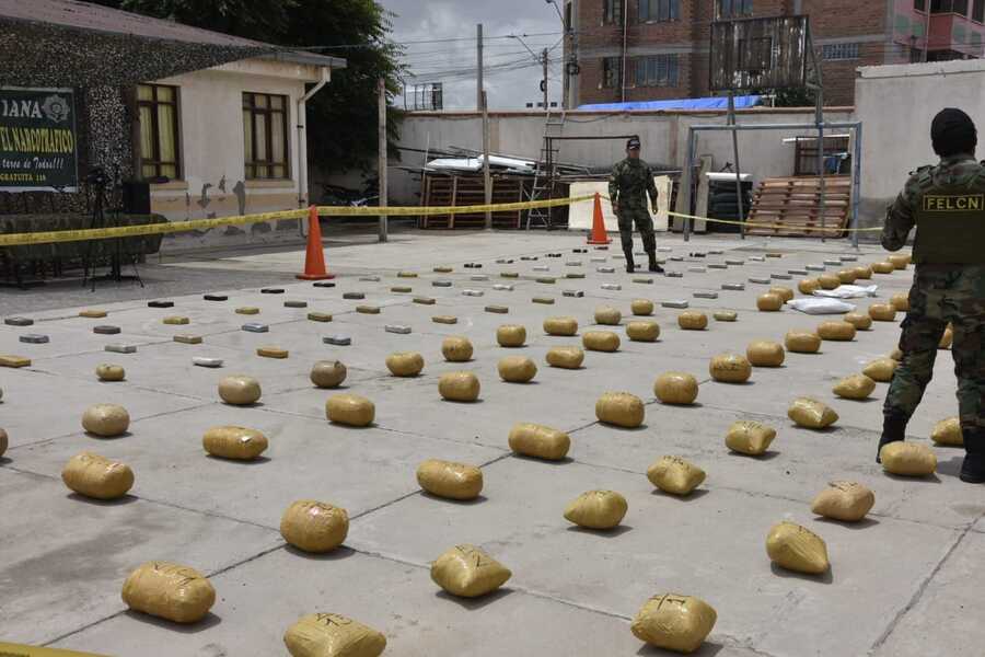 En Oruro incautan 226 kilos de droga y capturan a cuatro personas vinculadas a la ilícita actividad