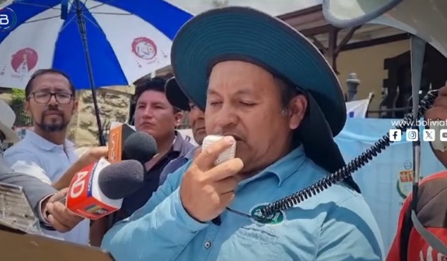 Productores lecheros dan 24 horas para levantar bloqueos evistas, advierten que la subsistencia del sector está en riesgo 