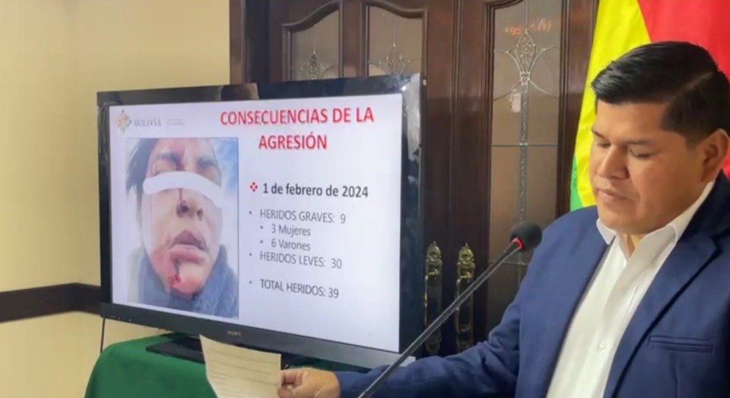 Gobierno confirma 39 policías heridos por bloqueadores en Caracollo, nueve revisten gravedad