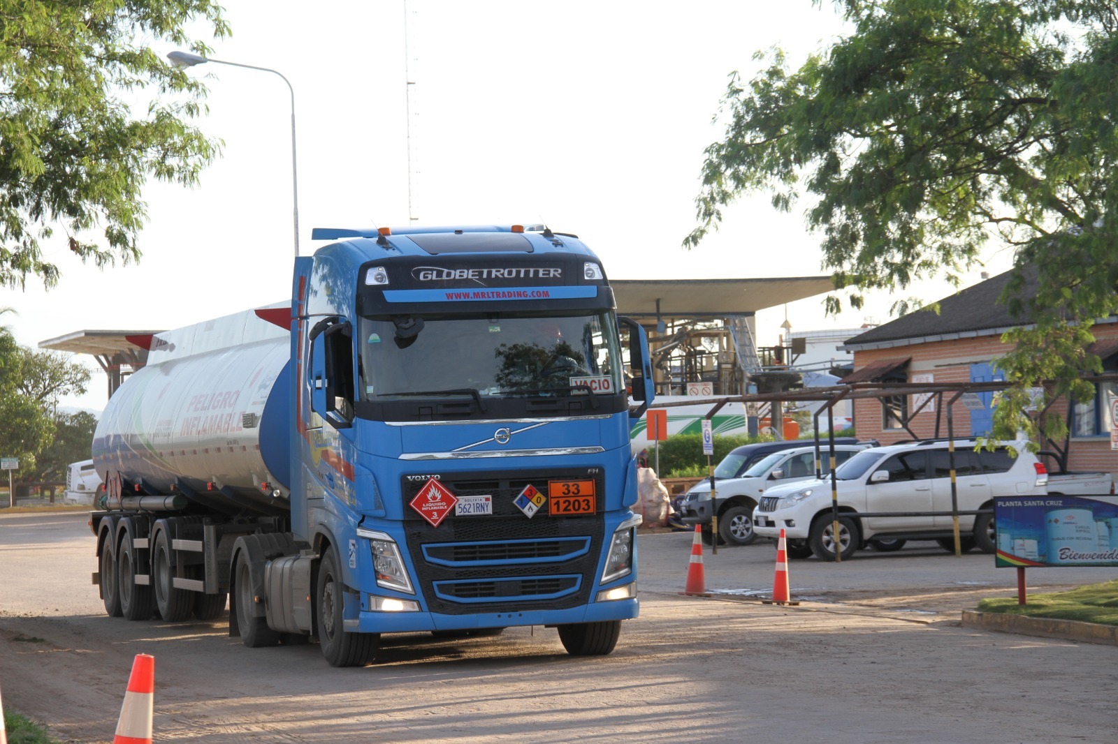 YPFB garantiza provisión de combustibles con ingreso a Bolivia de 31,5 millones de litros