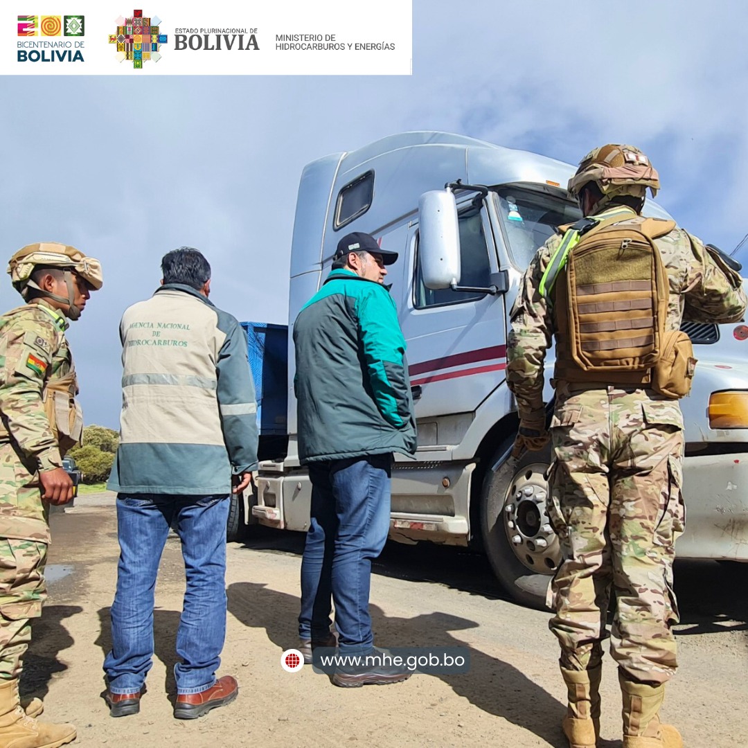 Militares incautan 8.000 litros de combustible en Chaguaya e intensifican operativos en Desaguadero