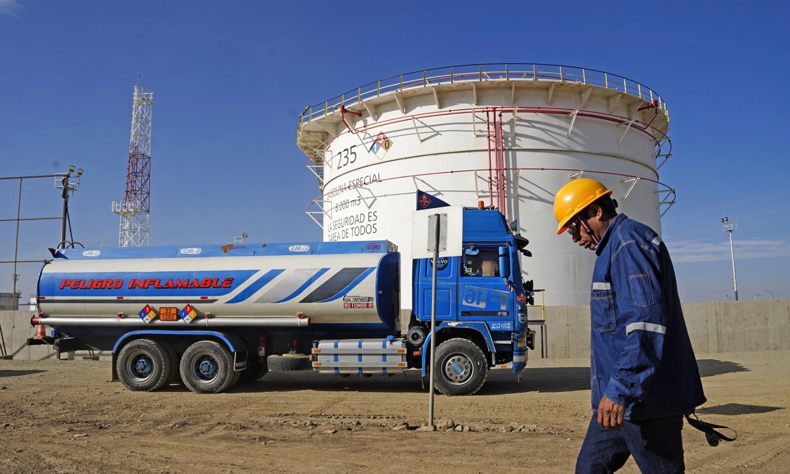 YPFB destina 2.300 m3 de combustibles para La Paz por fin de semana y carnaval