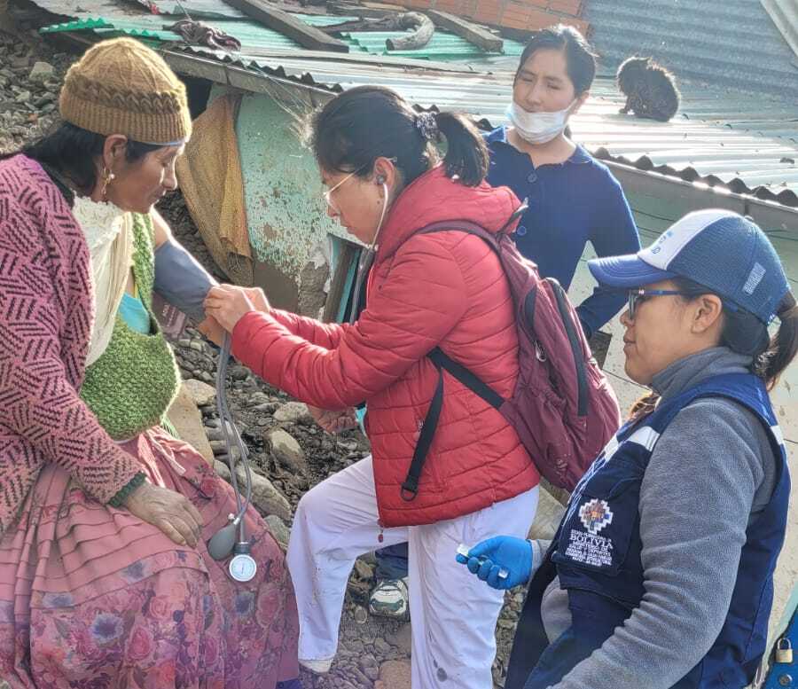 Ministerio de Salud atiende a heridos tras mazamorra en Achocalla