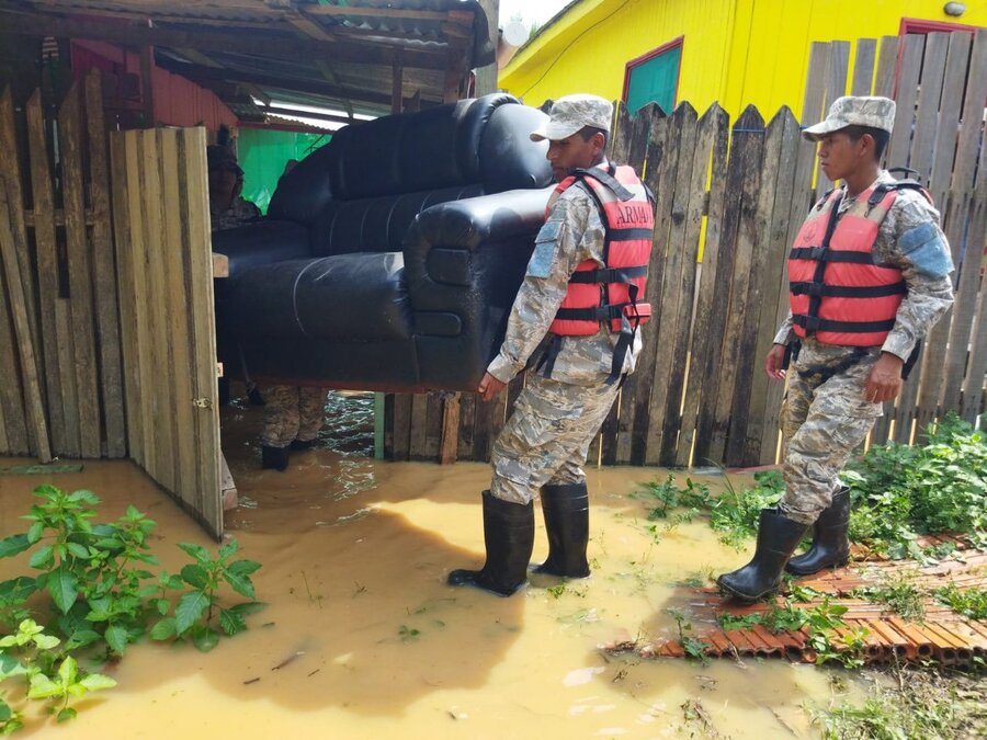 Arce instruye despliegue de personal militar para evacuar a familias afectadas por el desborde del río Acre en Cobija