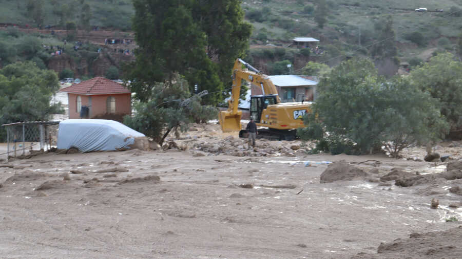 Gobierno desplaza a las FFAA para trabajos de evacuación tras mazamorra en Laquiña