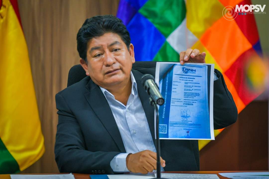 Ministro Montaño denuncia afanes políticos en el bloqueo en la Chiquitania, asegura que se atiende demandas