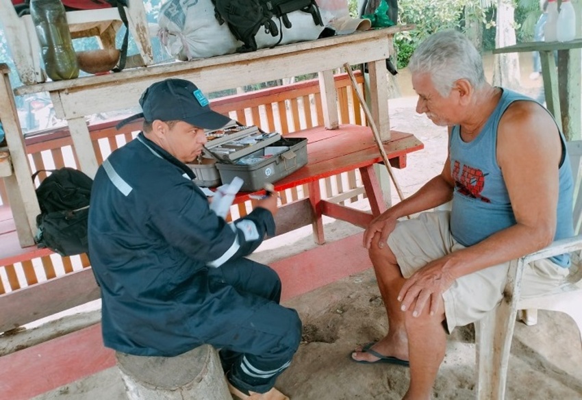 Salud: En Cobija médicos y enfermeras atienden en seis albergues a 1.800 damnificados