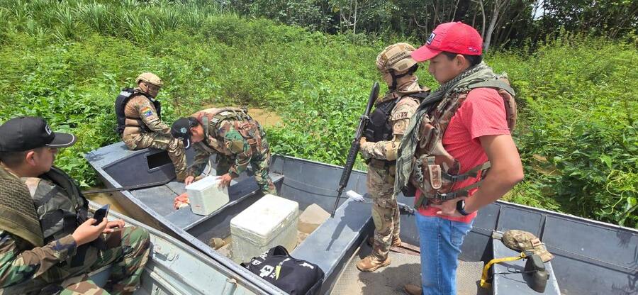 Secuestran más de 30 kilos de droga que estaban en lanchas abandonadas en el río Mamoré
