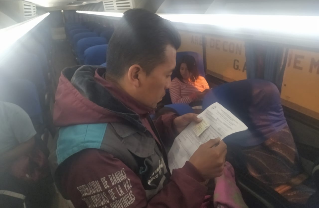 Refuerzan controles en terminales, menores que viajen con tutor o un solo progenitor deben contar con un permiso