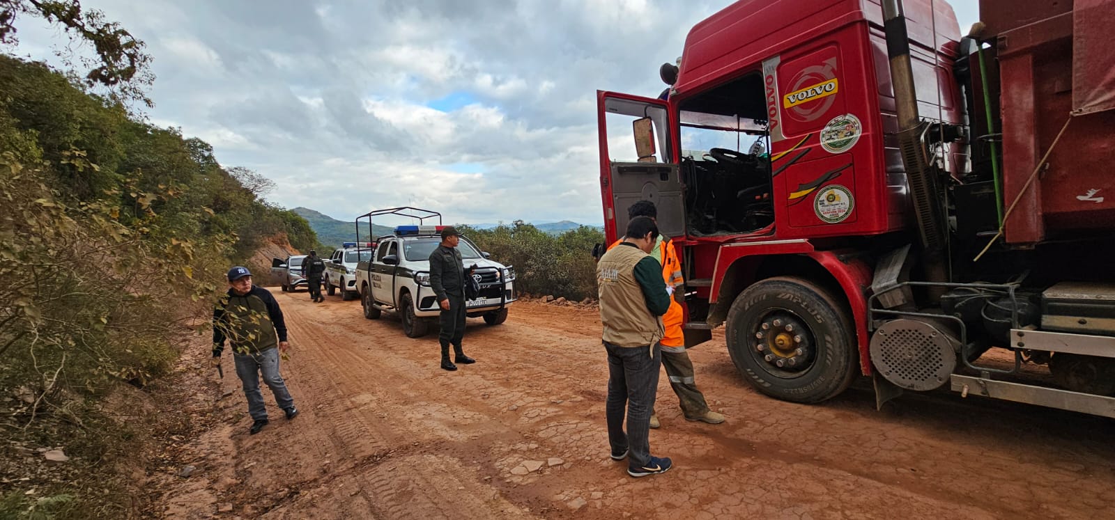 Intervienen actividad minera ilegal en Samaipata, hay 12 aprehendidos