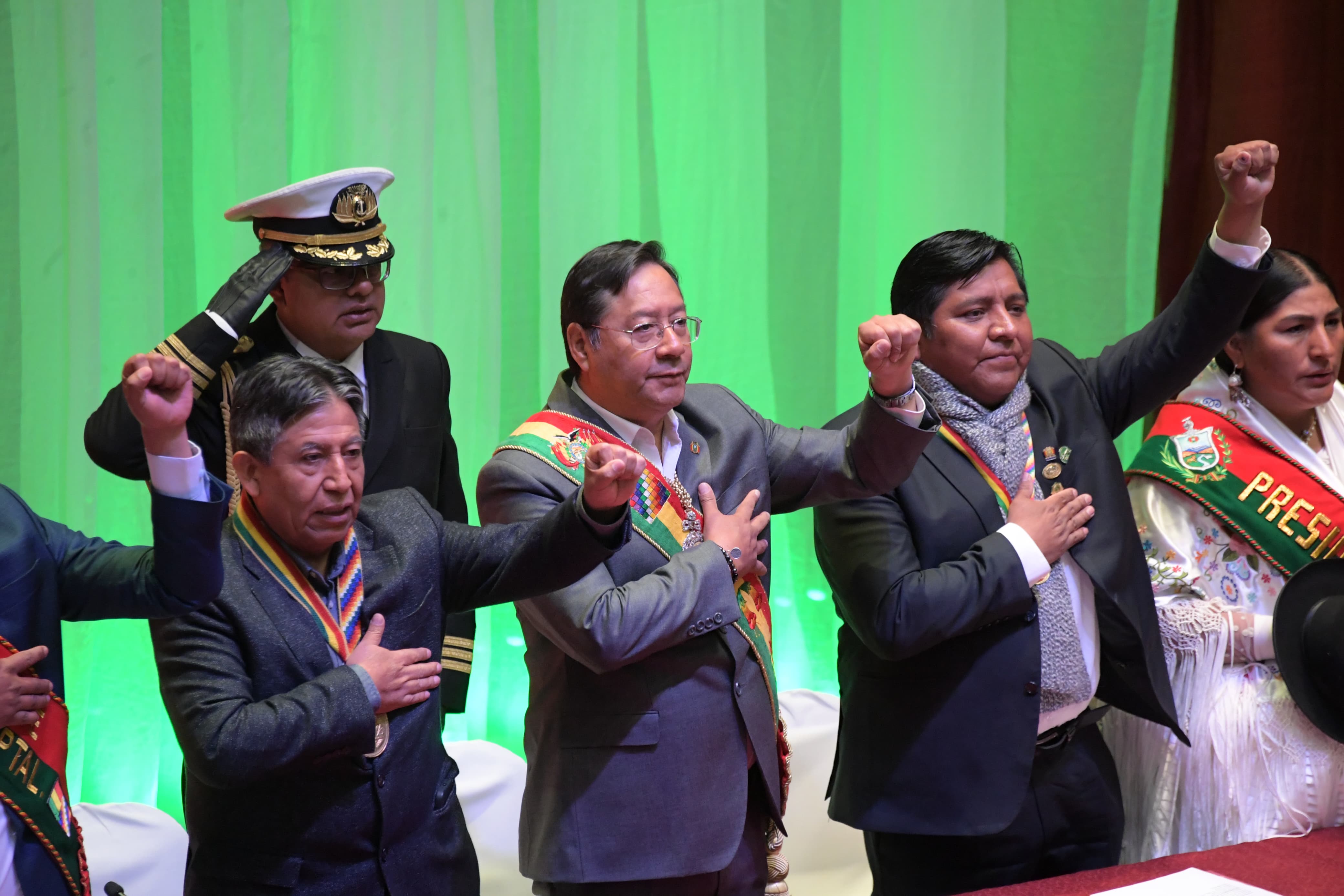 Arce afirma que Bolivia se mantiene firme frente al contexto internacional desafiante y un golpe fallido