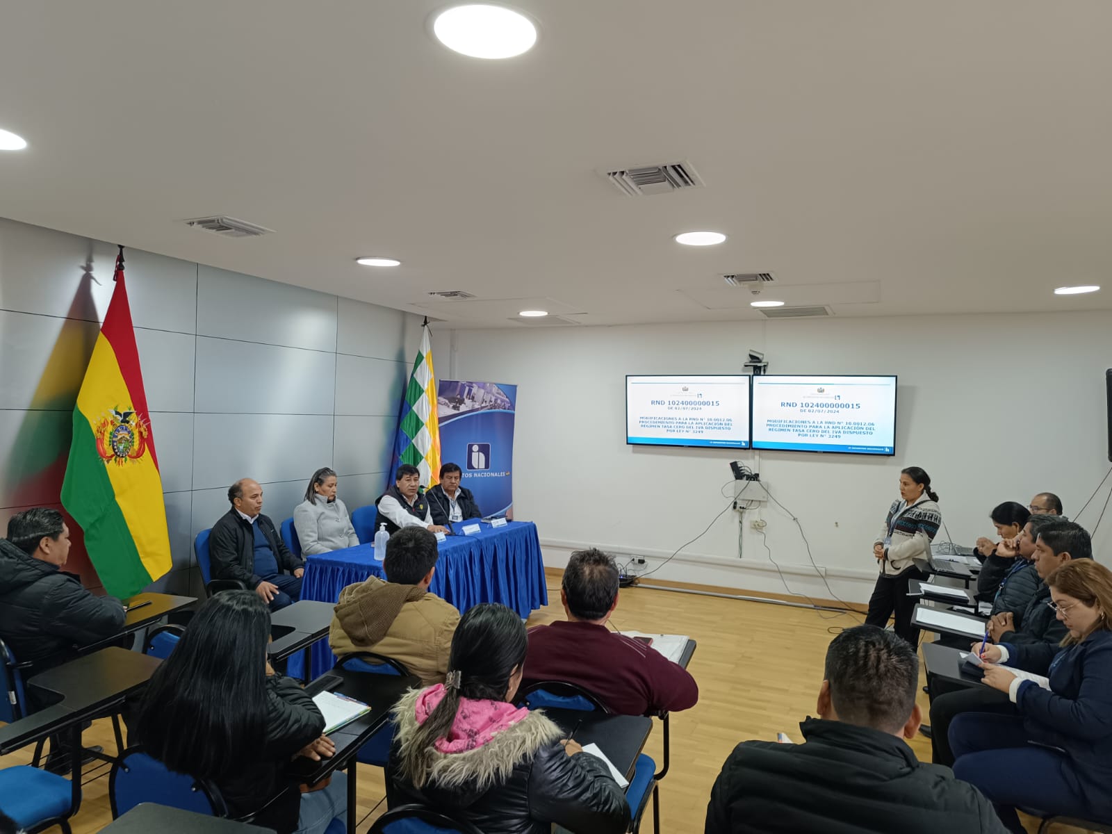 Impuestos capacita a 41 representantes del transporte pesado sobre tasa cero IVA