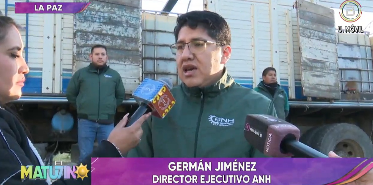 Incautan 14.000 litros de combustibles en la carretera Achacachi 