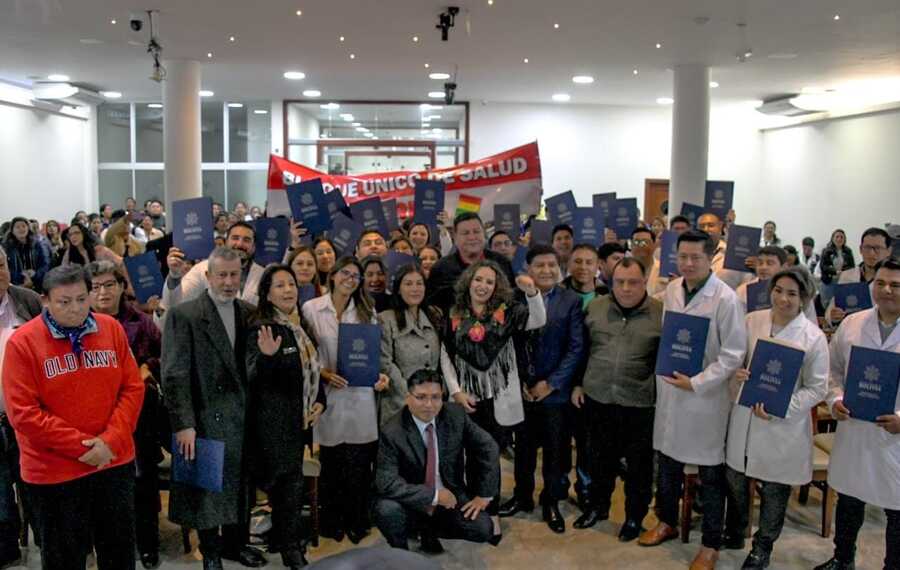 Hospitales de Tarija se fortalecen con 60 ítems de profesionales en salud