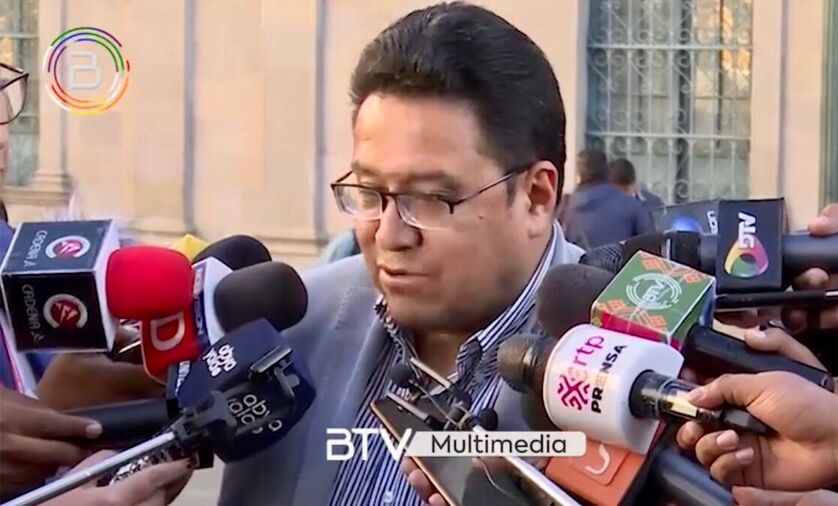 Procurador Siles analiza plantear demanda contra Evo Morales por difamación