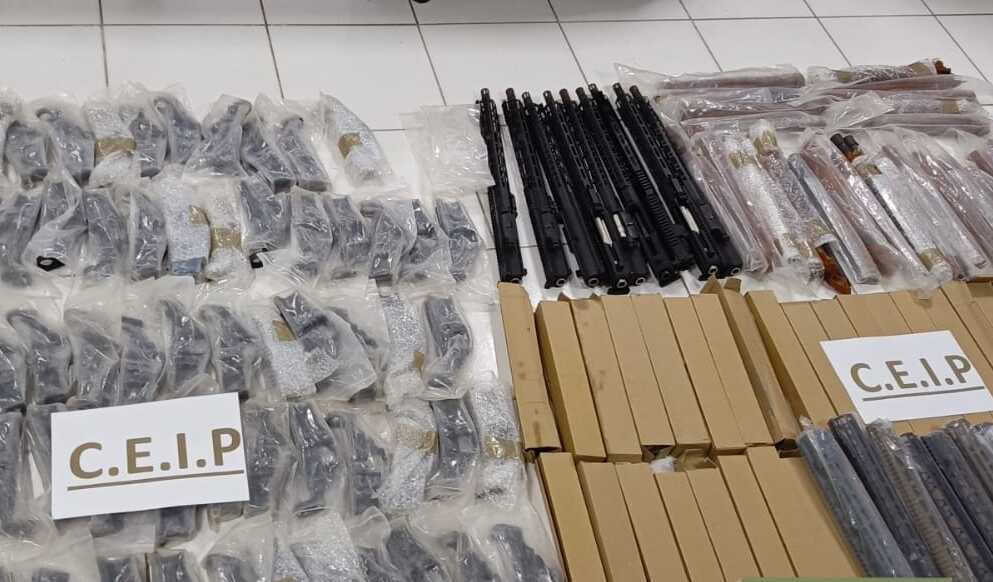 En Montero confiscan armas en piezas destinadas a organizaciones criminales