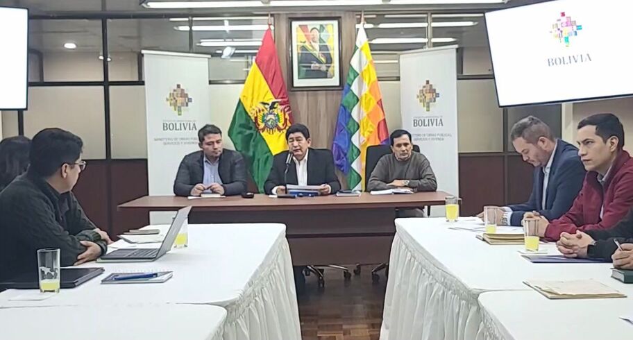 Invitarán a la dirigencia del transporte a viajar a Arica para comprobar que se tiene diésel a la espera de descarga