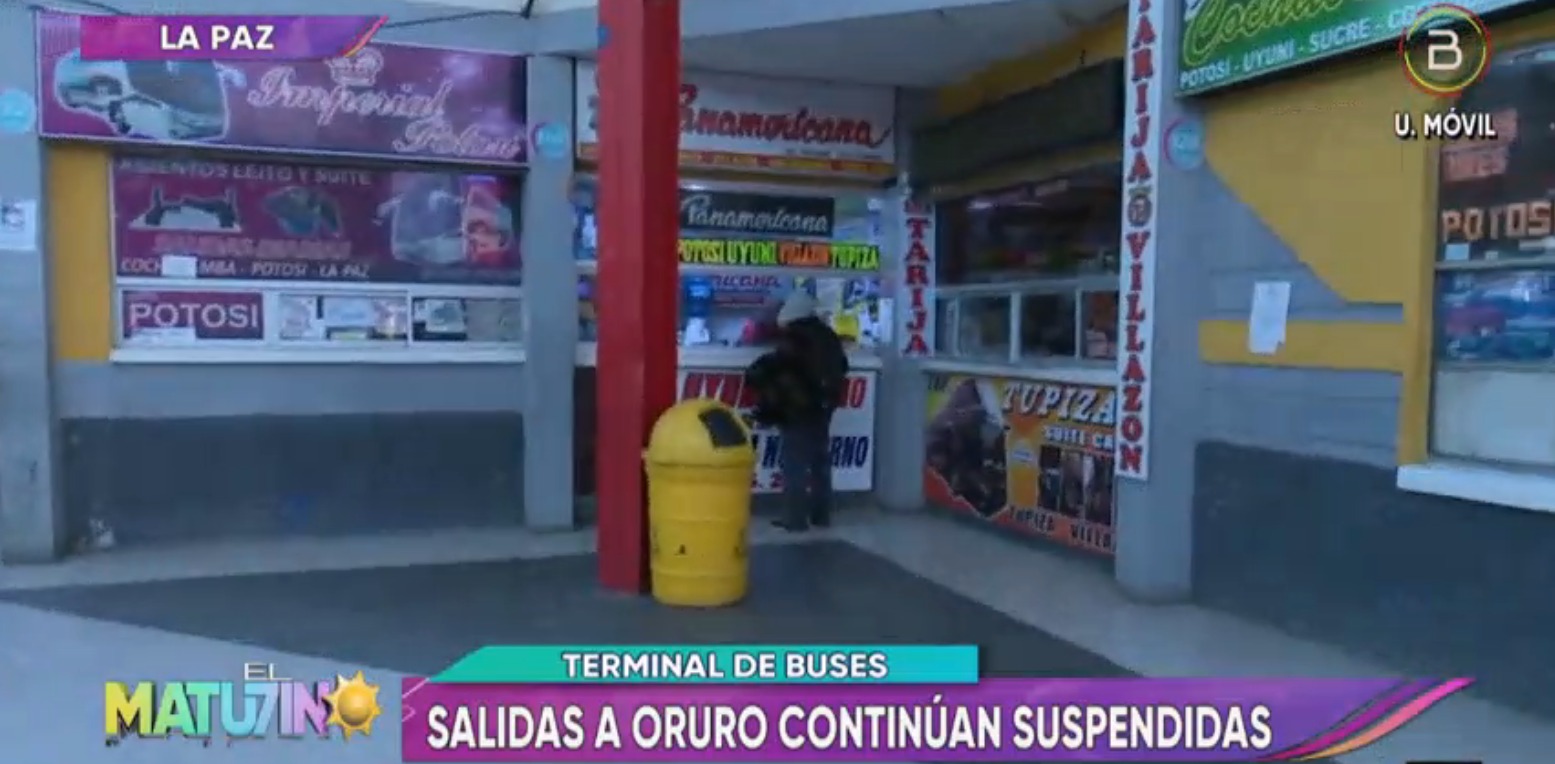 Algunos operadores de transporte suspendieron salidas desde la Terminal de Buses de La Paz