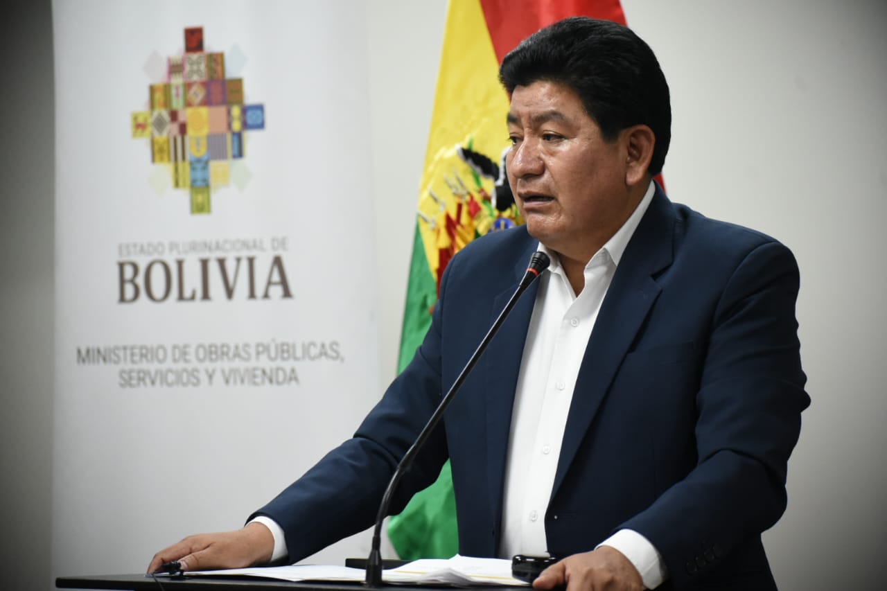 Gobierno programa mesas técnicas para que transportistas negocien demandas antes de reunirse con el Presidente 