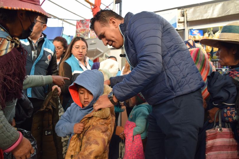 ATT busca recolectar 100.000 prendas de vestir para personas en situación de calle