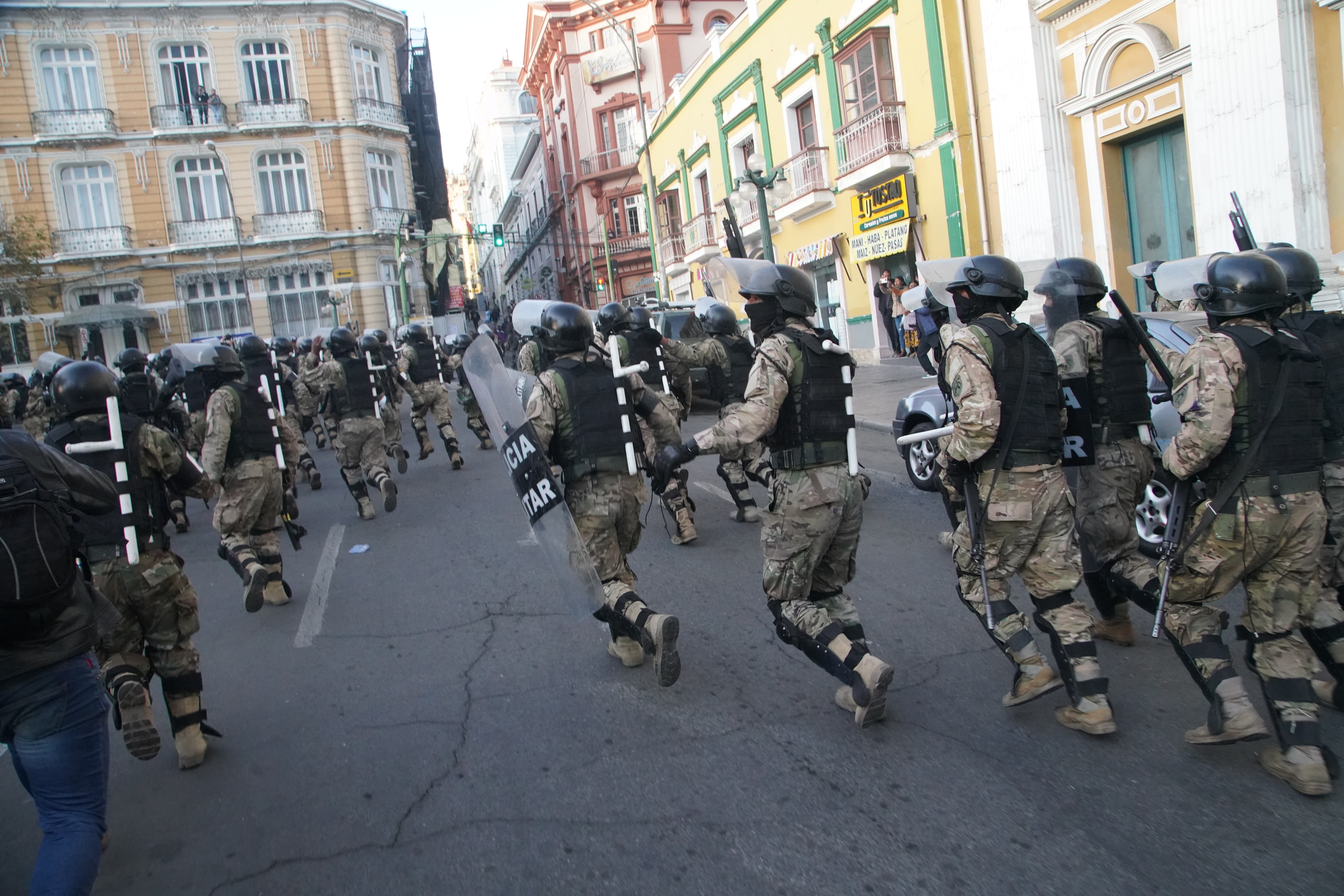 ONU llama a defender la democracia y los derechos humanos, exhorta a la paz y calma a los bolivianos