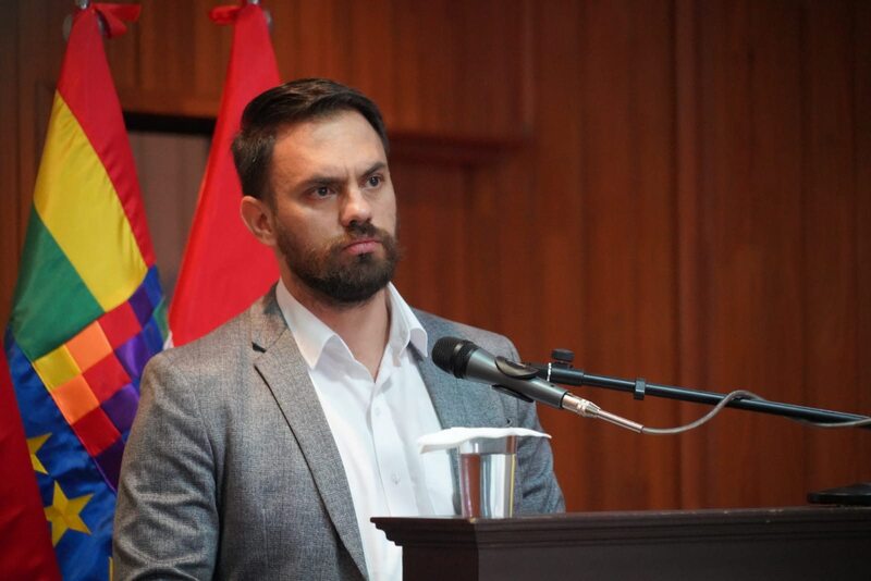 Identifican al hermano de la exsenadora Adriana Salvatierra en movilizaciones de gremiales en Santa Cruz 