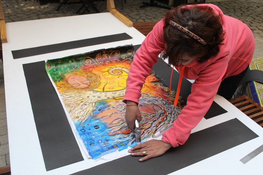 Muestra pictórica refleja emociones y vivencias de personas autistas