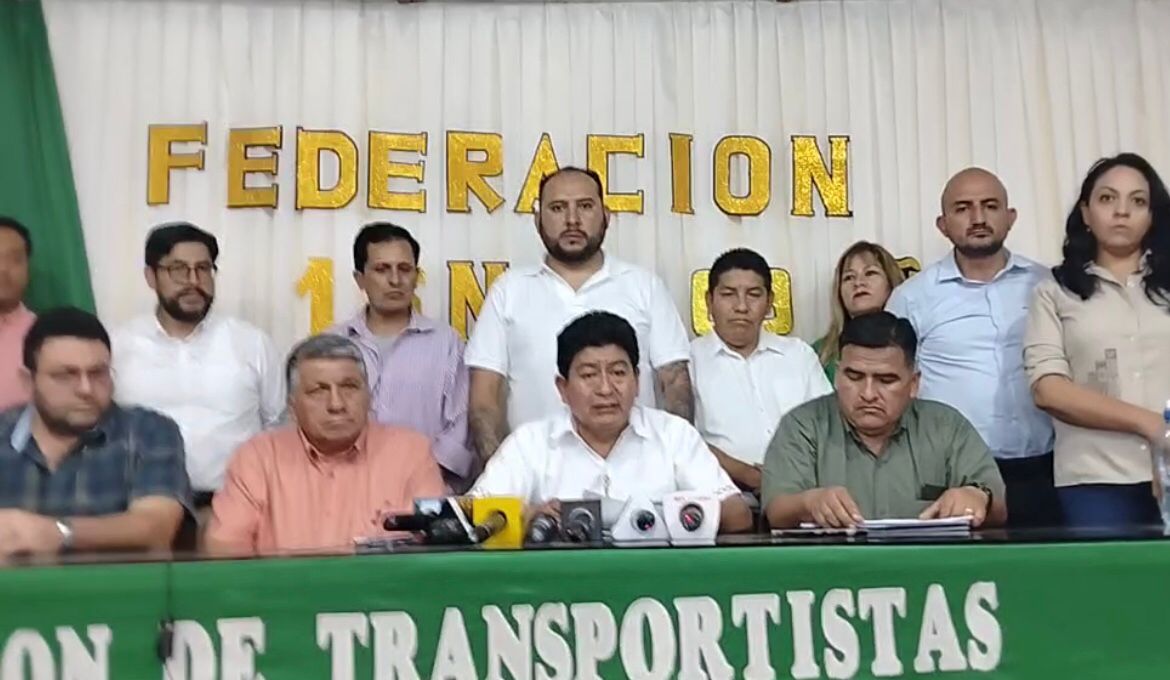 Gobierno logra acuerdos con el transporte urbano de Santa Cruz y suspenden protestas