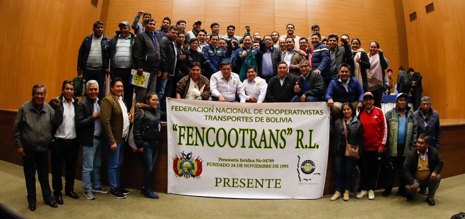 Arce califica de fructífero el diálogo con la dirigencia del transporte cooperativizado