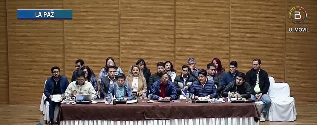 Presidente Arce y transporte pesado instalan diálogo