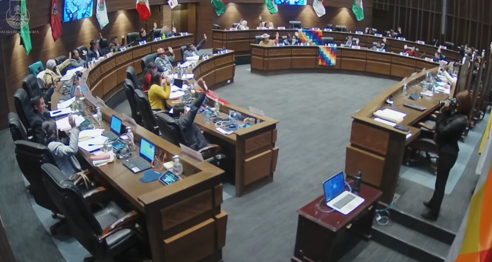 Senado sanciona créditos por $us 78 millones para la carretera en Yapacaní y la modernización urbana en Sucre