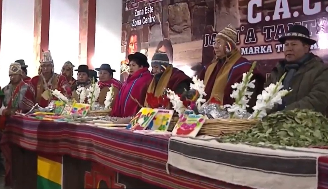 Mandatarios participan en ceremonia ancestral previa a recibir los primeros rayos del sol en el Año Nuevo Andino