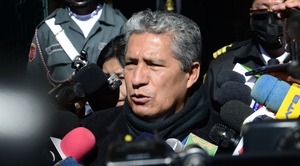 Ministro Novillo no descarta “injerencia externa” en el fallido golpe de Estado