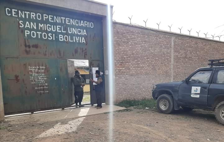 Fiscalía se declara en estado de alerta por fuga masiva de internos en Uncía