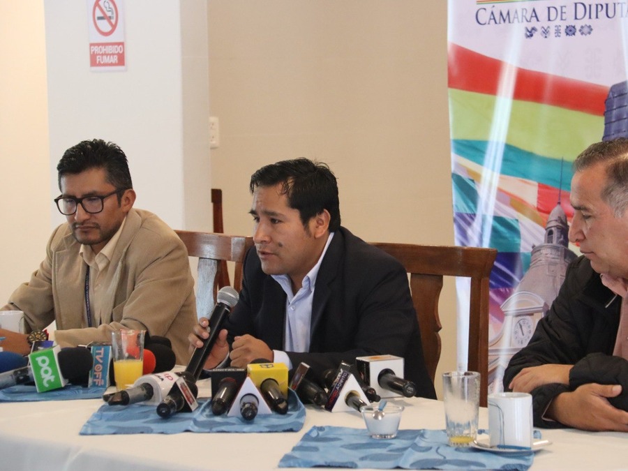 Huaytari exhorta a buscar la unidad entre Diputados y Senado para viabilizar proyectos en beneficio del país