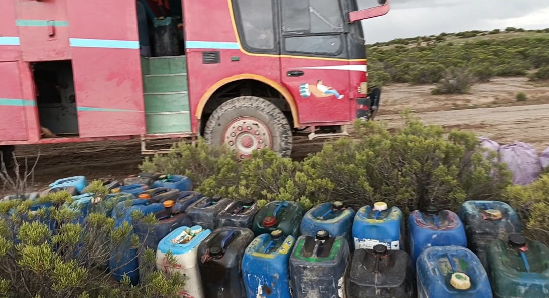 Militares incautan 1.000 litros de diésel en Charaña