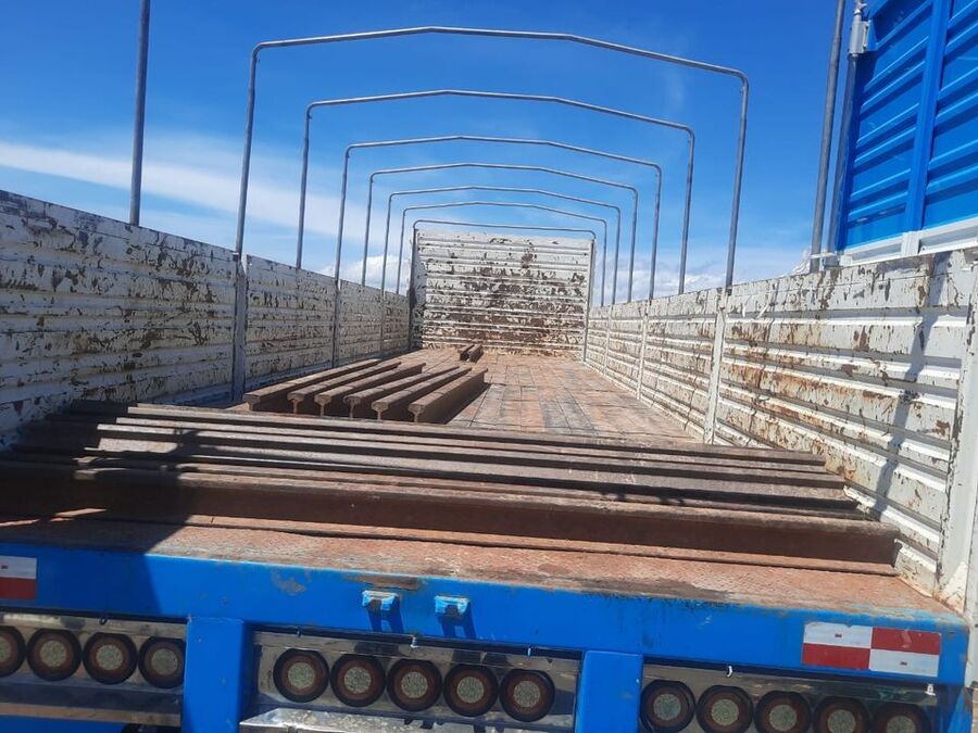 Efectivos navales recuperan alrededor de 22 toneladas de rieles procedentes de Argentina