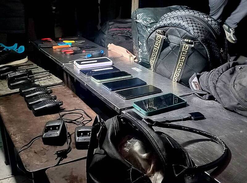 Policía interviene local y arresta a 152 personas vinculadas a hechos ilícitos en pleno centro de El Alto