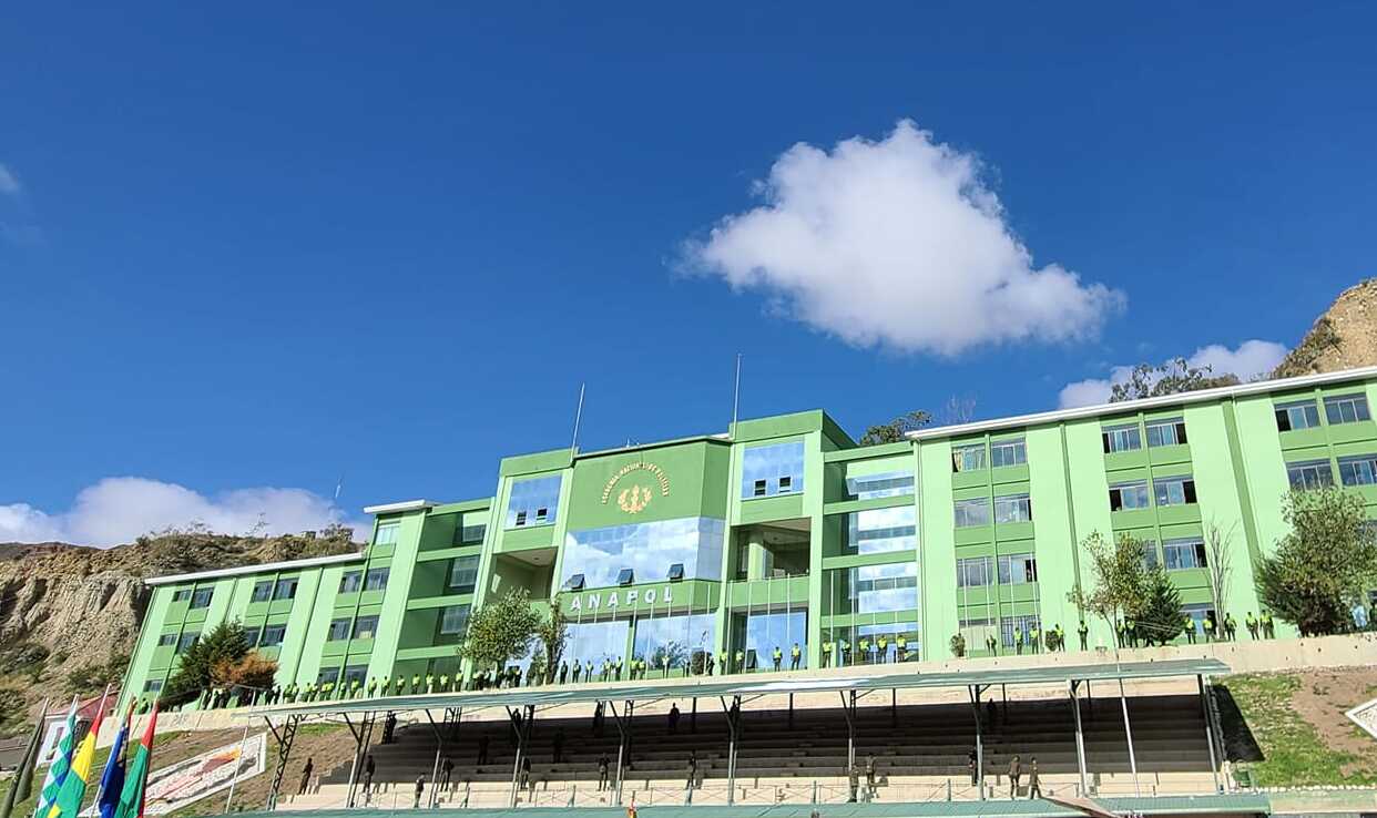 Suspenden clases y restringen ingreso a la Academia de Policías por brote de meningitis