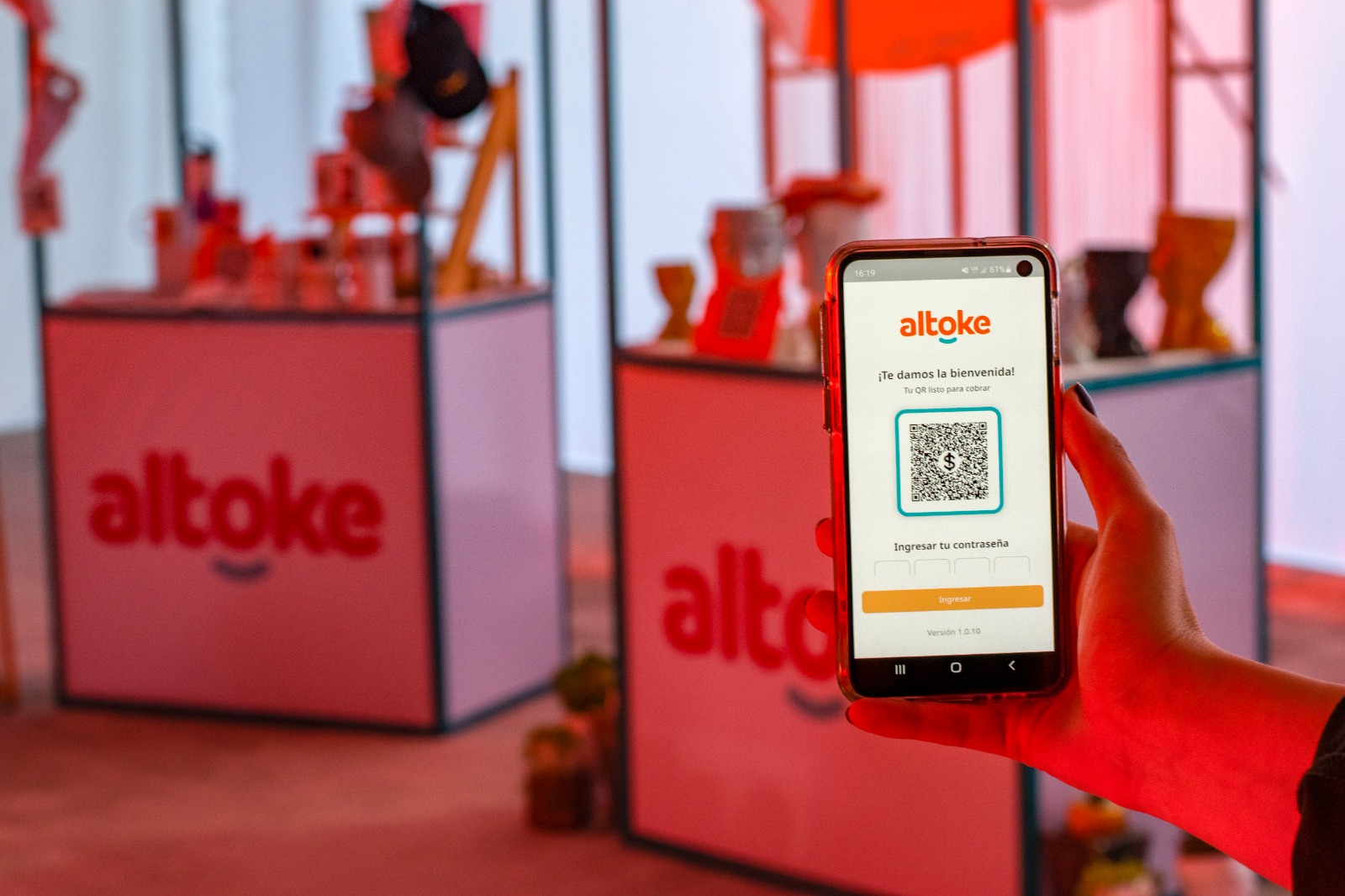 Crean altoke, una innovadora app que facilita cobros y pagos a través de QR en negocios 